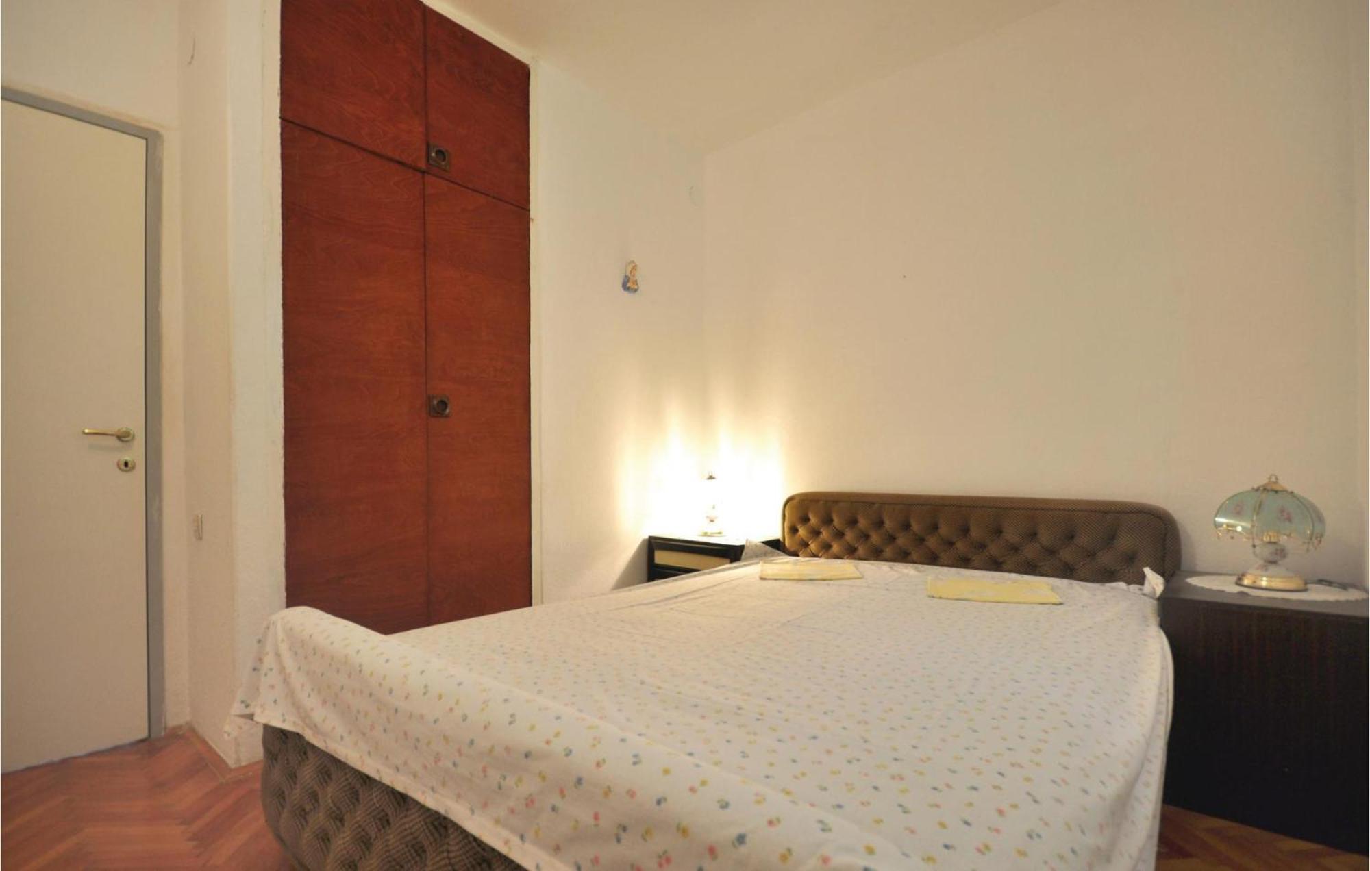 Awesome Home In Seget Vranjica With Wifi Exterior photo